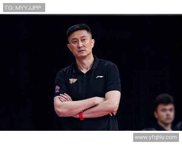 周琦调侃杜锋教练能力不足妻儿表态引发热议 周琦调侃杜锋教练能力不足妻儿表态引发热议